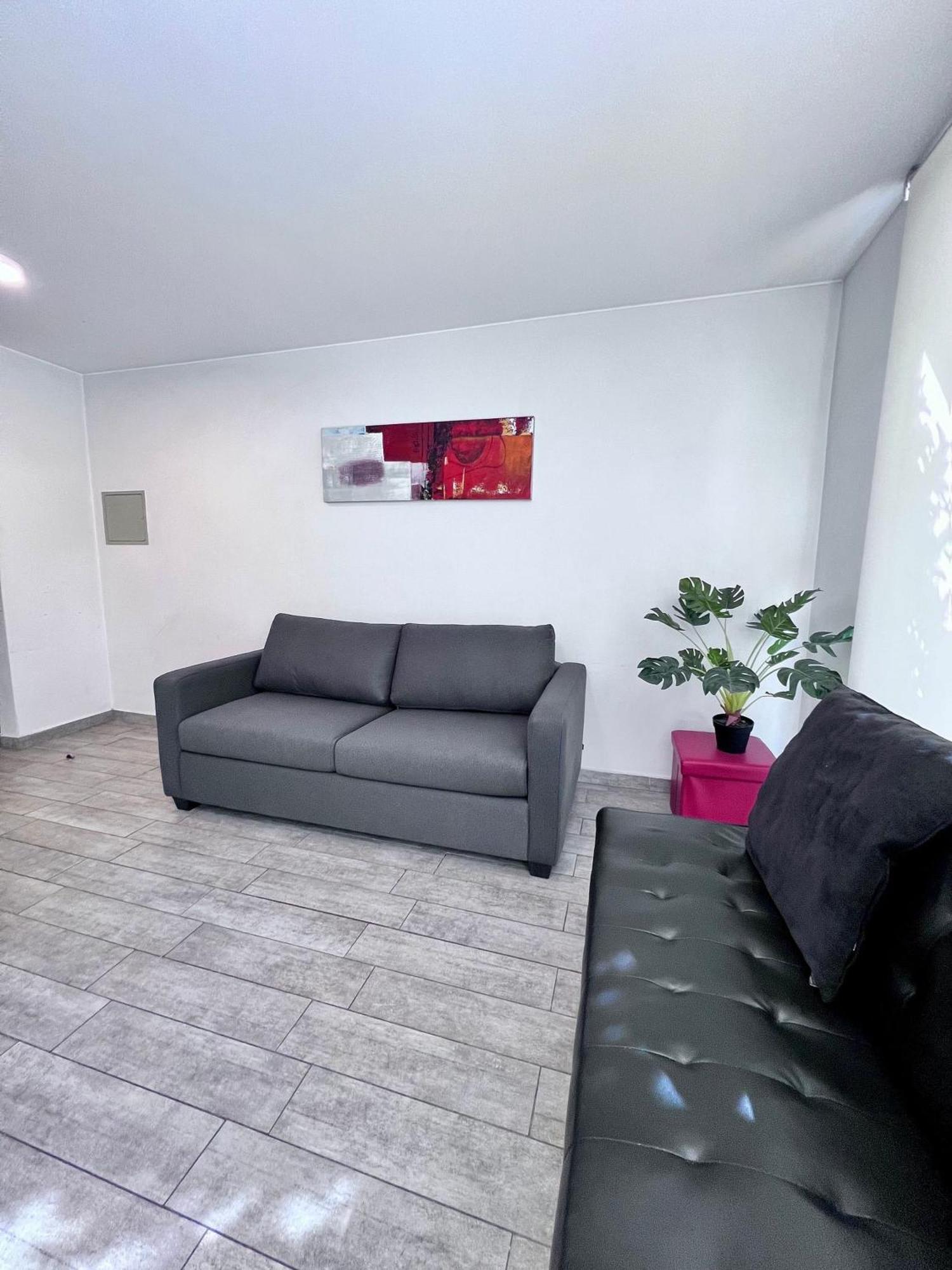 Moderno Y Equipado Estudio En Dominicos Apartamento Santiago de Chile