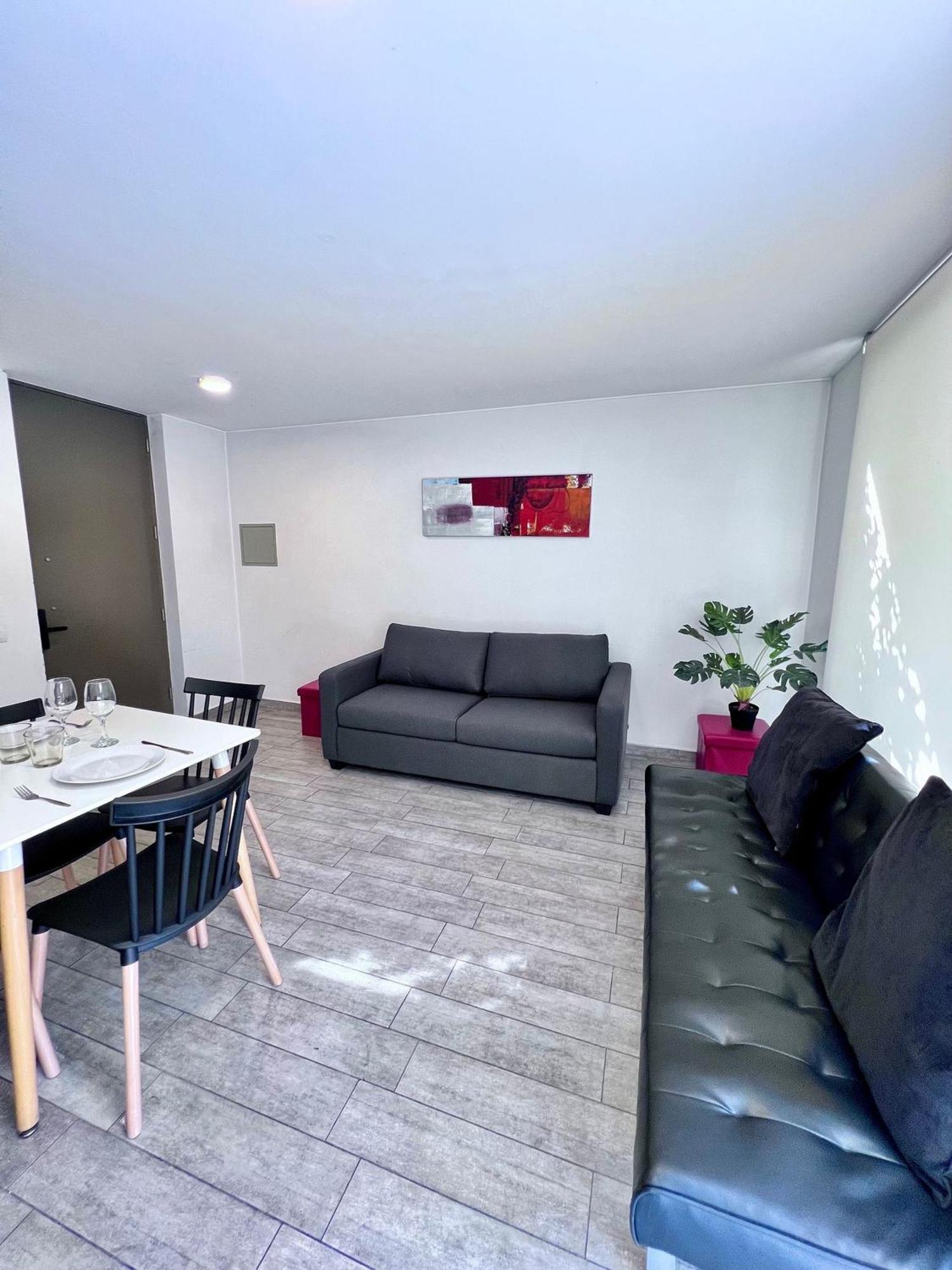 Moderno Y Equipado Estudio En Dominicos Apartamento